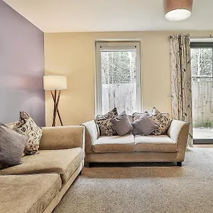 Modern Sheffield City Centre House With Parking! Sleeps 6 Holiday home