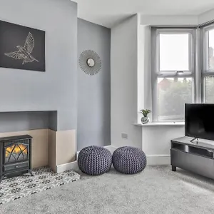 Refurbished Plush Property Great Transport Links Holiday home
