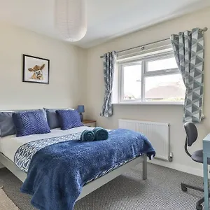Elegant Retreat Nook At Peak District Gateway Holiday home